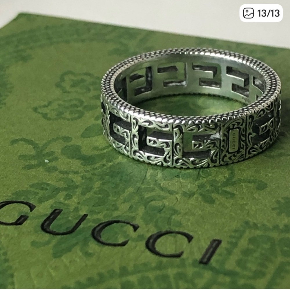 Gucci Silver unisex Patterned Ring excellent condition  sz 10 925 silver